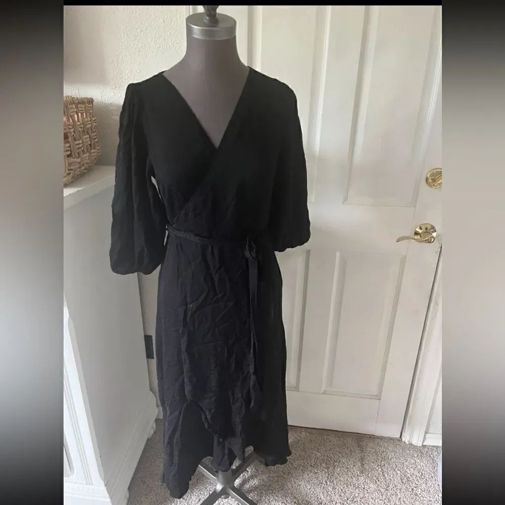 Good American wrap dress with very small subtle leopard print